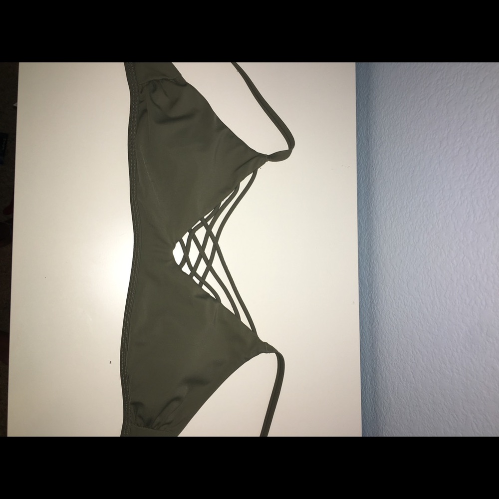 Hollister swim suit top size medium